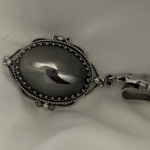 Whiting & Davis Silver Pendant with Large Hematite Cabochon on Chain Necklace - Picture 11 of 11